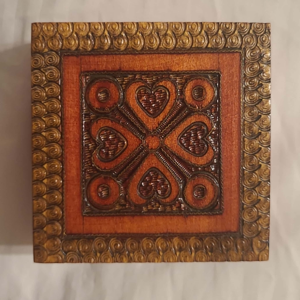 Trinket box